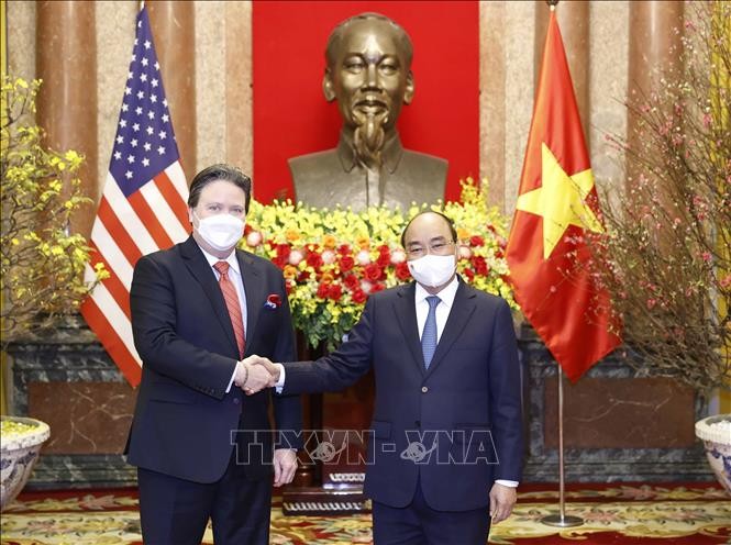 Presiden Nguyen Xuan Phuc Menerima Para Dubes AS, Meksiko, dan Singapura - ảnh 1