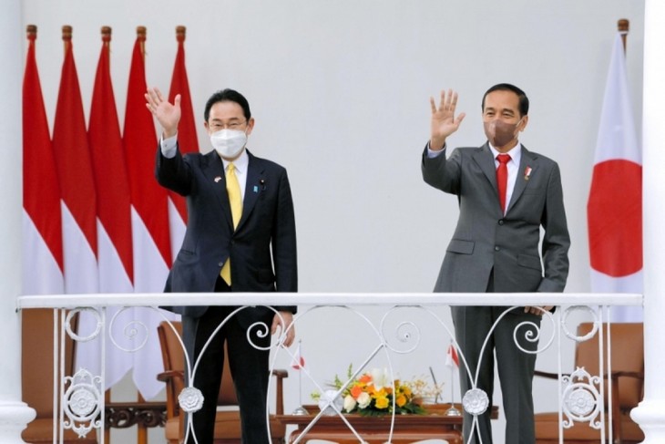 PM Jepang Bahas Situasi Ukraina dan Laut Timur di Indonesia - ảnh 1