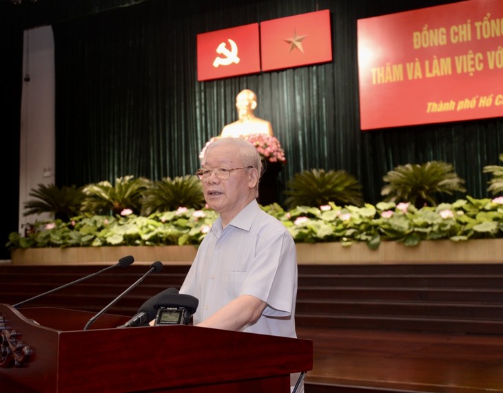 Sekjen KS PKV Nguyen Phu Trong Memimpin Rapat Kerja dengan Badan Eksekutif Komite Partai Komunis Kota Ho Chi Minh - ảnh 1