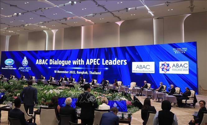 Presiden Nguyen Xuan Phuc Hadiri Dialog dengan Para Anggota Dewan Penasihat Bisnis APEC (ABAC) - ảnh 1