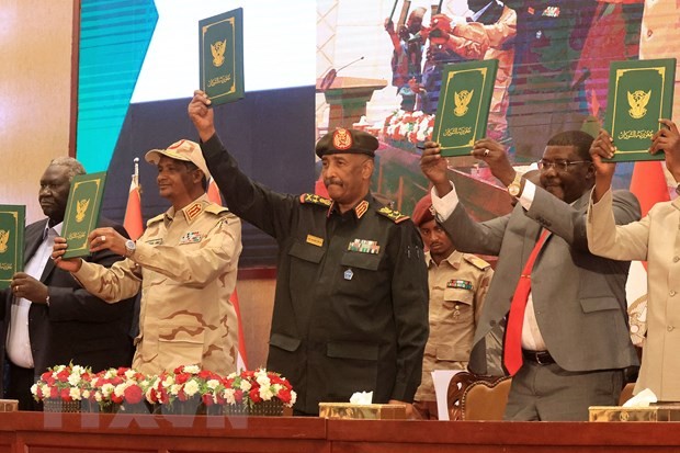 Para Pihak di Sudan Menandatangani Kesepakatan Sementara untuk Mengakhiri Krisis Politik - ảnh 1