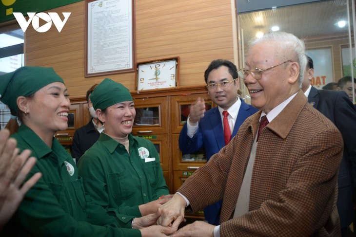 Sekjen KS PKV Nguyen Phu Trong Melakukan Kunjungan Kerja di Provinsi Thai Nguyen - ảnh 1