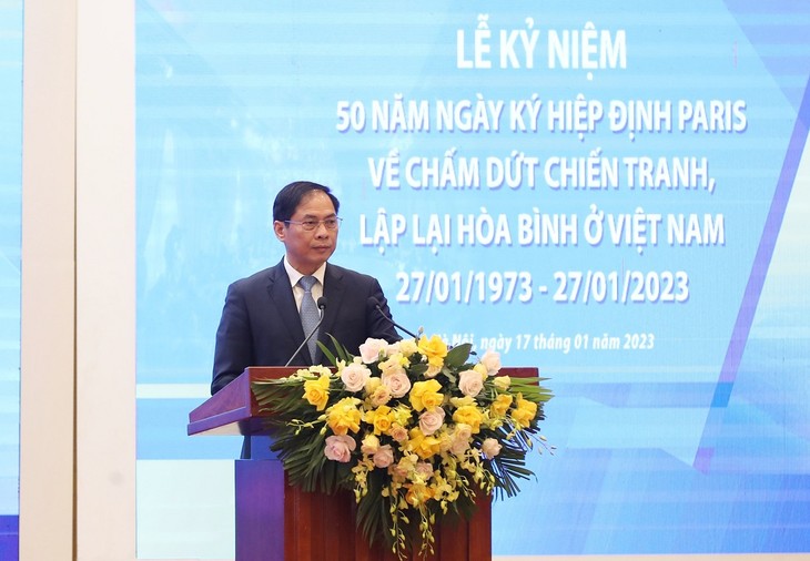 Acara Peringatan dengan Khidmat 50 Tahun Penandatanganan Perjanjian Paris tentang Penghentian Perang, Penegakan Kembali Perdamaian di Vietnam - ảnh 1
