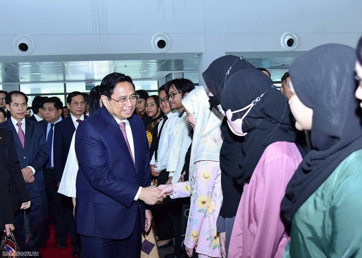 PM Pham Minh Chinh Kunjungi Universitas Nasional Brunei Darussalam - ảnh 1