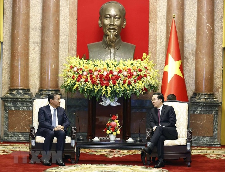 Presiden Vietnam, Vo Van Thuong: Tidak Henti-Hentinya Perkuat Hubungan Persahabatan, Kerja Sama Komprehensif Vietnam-Kamboja - ảnh 1