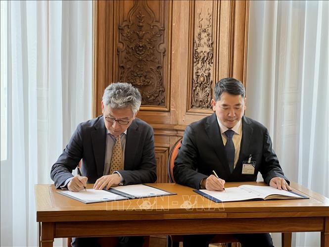 Vietnam dan OECD Menandatangani Perjanjian Multilateral tentang Bantuan Administrasi Pajak - ảnh 1