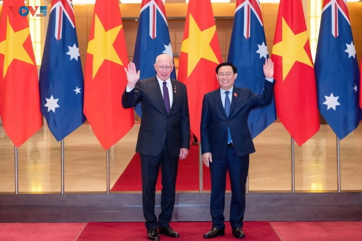 Ketua MN Vuong Dinh Hue: Memperkuat Lebih Lanjut Hubungan Parlemen Vietnam-Australia - ảnh 1