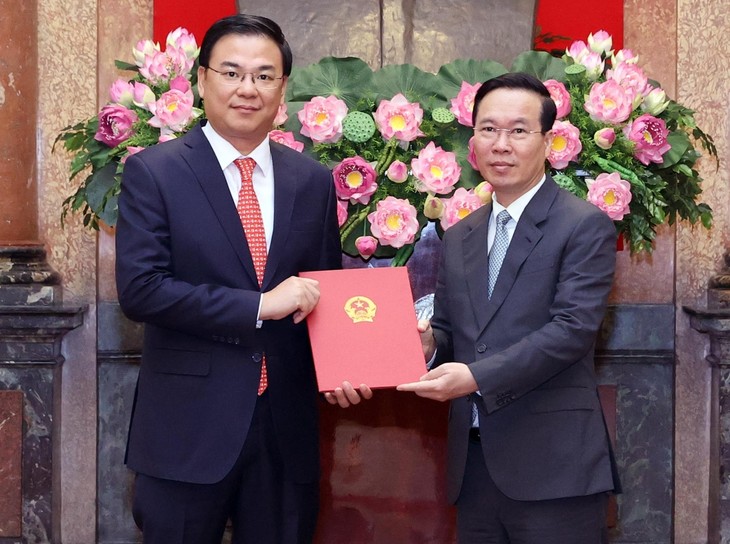 Presiden Vo Van Thuong Sampaikan Keputusan Mengangkat Duta Besar Vietnam untuk Jepang - ảnh 1