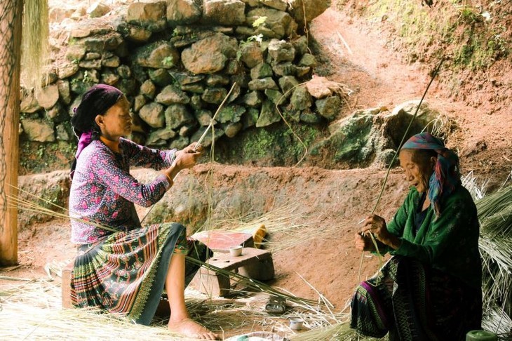 Menjelajahi Desa Kuno Thien Huong, Provinsi Ha Giang - ảnh 14