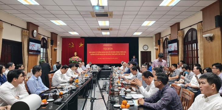 Menerapkan Pikiran Diplomasi Ho Chi Minh dalam Menggelar Garis Politik Luar Negeri Kongres Nasional ke-13 PKV - ảnh 1