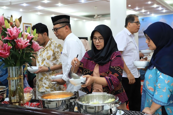 Hari Raya Idul Adha Bagi Komunitas Orang Indonesia yang Tinggal di Rantau - ảnh 12