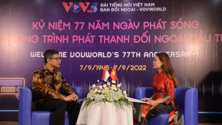VOV dengan 57 Tahun Program Siaran Bahasa Indonesia dan Posisinya Yang Mantap dalam Hati Pendengar - ảnh 3