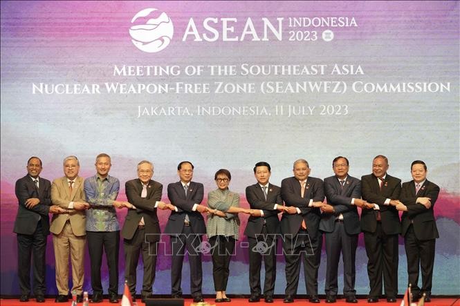 Konferensi AMM-56: Upaya dan Harapan Akan Satu ASEAN – Sentral Pertumbuhan - ảnh 1