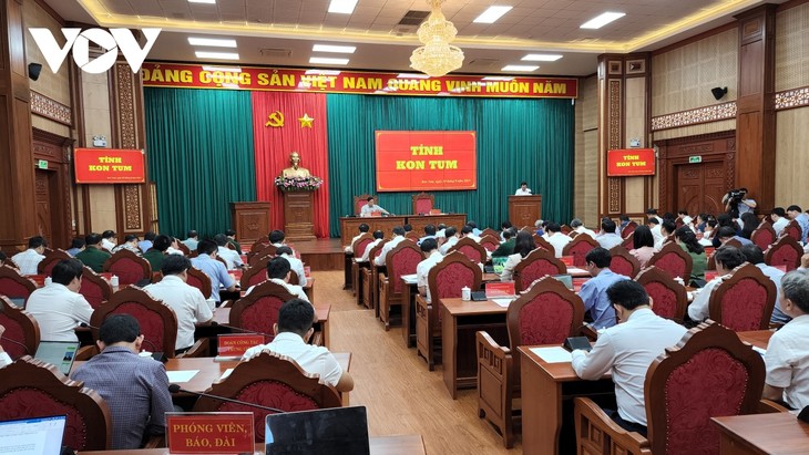 PM Vietnam, Pham Minh Chinh Lakukan Temu Kerja dengan Komite Tetap Komite Partai Provinsi Kon Tum - ảnh 1