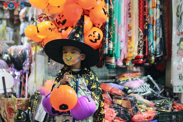 Suasana Halloween di Kota Hanoi - ảnh 14