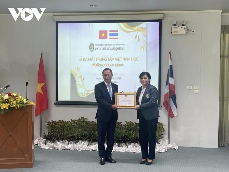 Peluncuran Pusat Penelitian Vietnam yang Pertama di Thailand - ảnh 1
