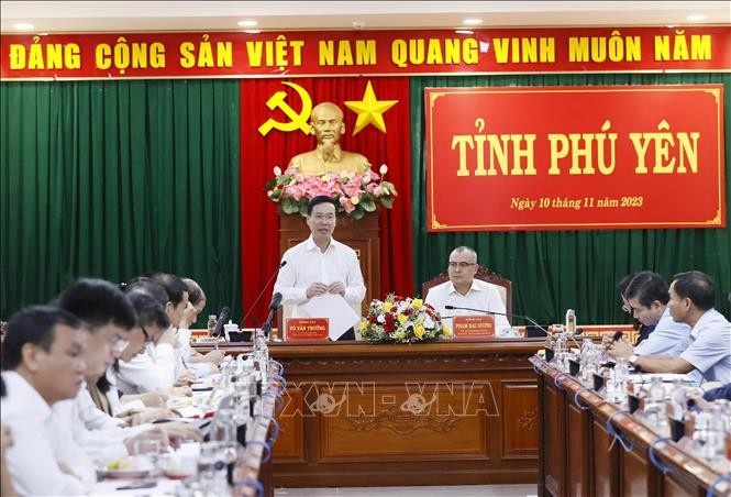 Presiden Vietnam, Vo Van Thuong Melakukan Temu Kerja dengan Pimpinan Teras Provinsi Hung Yen - ảnh 1