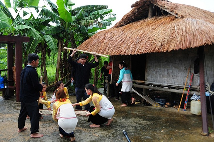 Ciri kebudayaan dari warga etnis minoritas Mang di Provinsi Lai Chau - ảnh 2