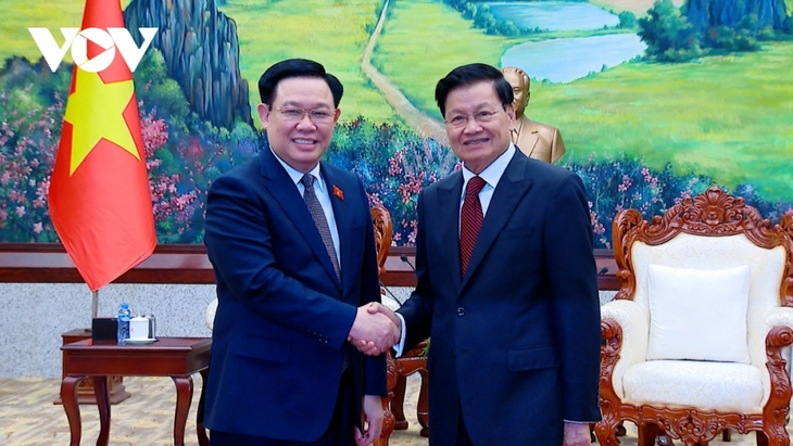 Ketua MN Vietnam, Vuong Dinh Hue Akhiri dengan Baik Kunjungan Kerja  di Laos dan Thailand - ảnh 1