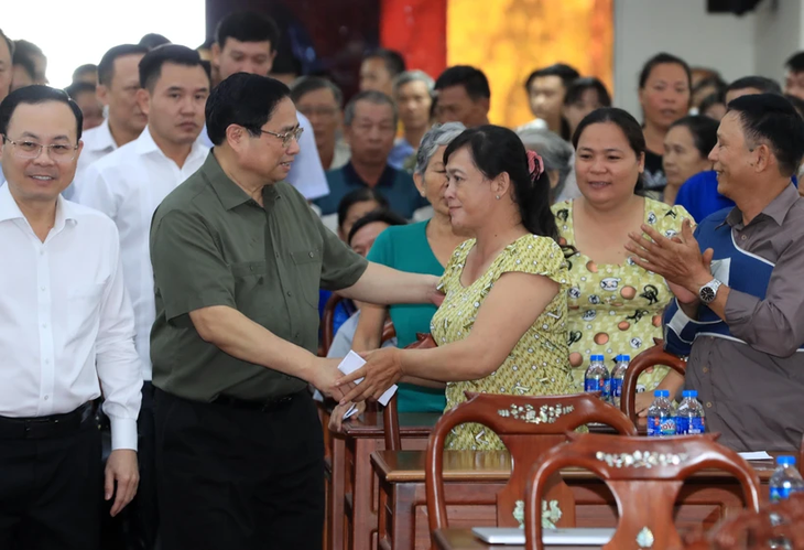 PM Vietnam, Pham Minh Chinh Berkunjung, Berikan Bingkisan dan Sampaikan Ucapan Selamat Hari Raya Tet di Kota Can Tho - ảnh 1