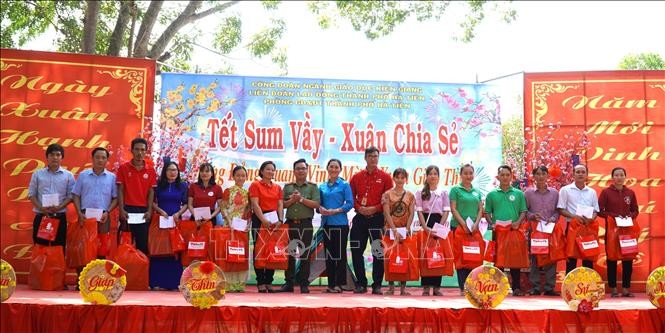 Banyak Aktivitas Bermakna yang Mendukung Anggota Liga Pemuda Komunis Ho Chi Minh dan Pekerja pada Hari Raya Tet - ảnh 1