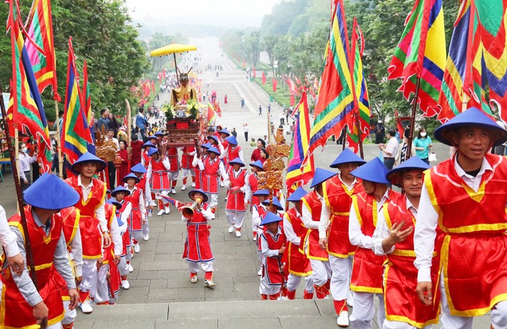 Perkenalan Bunga Ban dan Festival Tradisional di Vietnam - ảnh 2