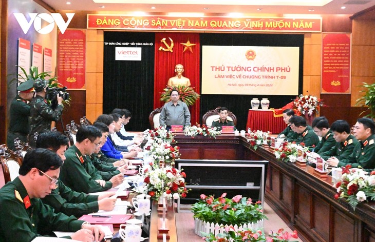 PM Vietnam, Pham Minh Chinh Melakukan Temu Kerja dengan Grup Industri Telekomunikasi Tentara (Viettel) - ảnh 1