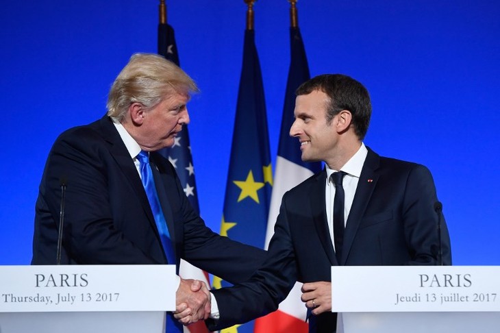 Trump, Macron discuss increasing cooperation in Syria and Iraq - ảnh 1