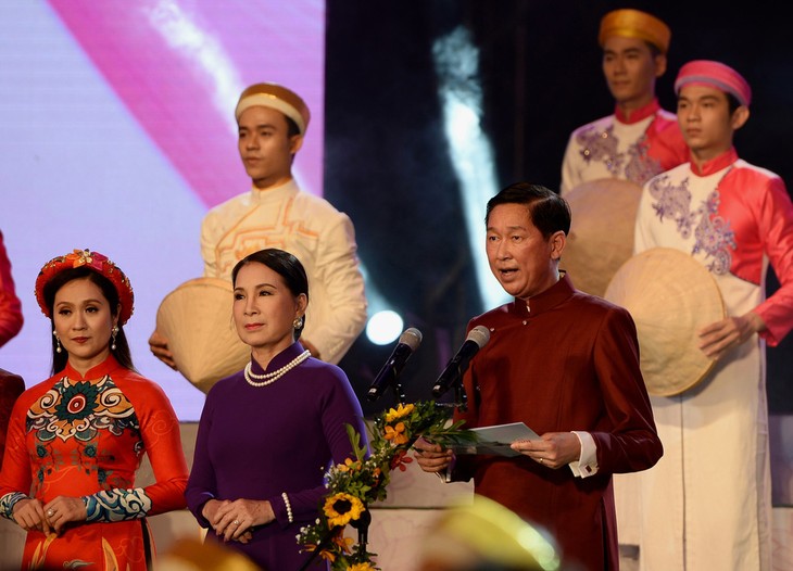 Ao Dai’s festival takes place in Ho Chi Minh City  - ảnh 1