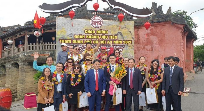 Hoi An welcomes first visitors of 2021 - ảnh 1