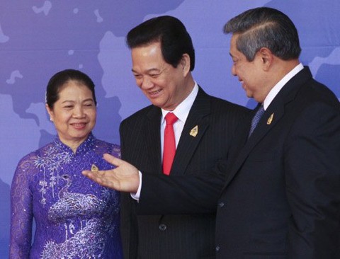 Участие премьер-министра Вьетнама в 19-м саммите АСЕАН - ảnh 1