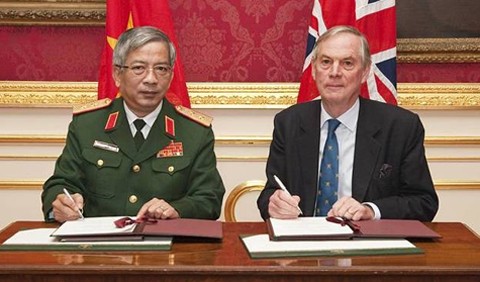 Военное сотрудничество между Вьетнамом и Великобританией - ảnh 1