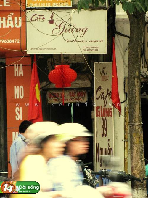 Кофе в уличных кофейнях – одна из культурных черт Ханоя - ảnh 5