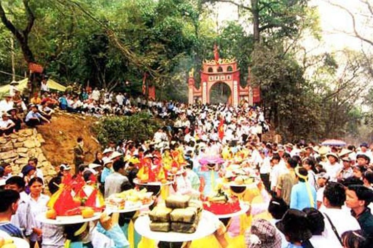 Посещение комплекса храмов королей Хунгов - ảnh 2