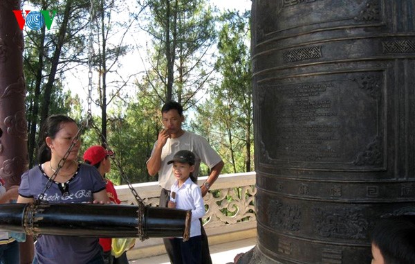 Празднование 2556-ой годовщины со дня рождения Будды в городе Хюэ - ảnh 8