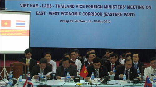 Открылась конференция заместителей глав МИДов Вьетнама, Лаоса и Таиланда... - ảnh 1