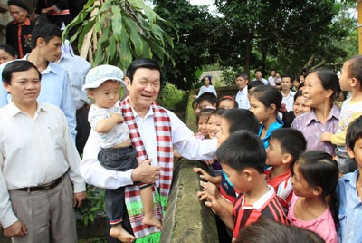 Рабочая поездка президента СРВ Чыонг Тан Шанга в северную провинцию Футхо  - ảnh 1