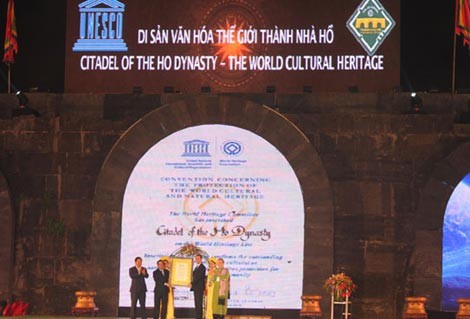 Церемония вручения сертификата ЮНЕСКО на признание цитадели династии Хо одним... - ảnh 1