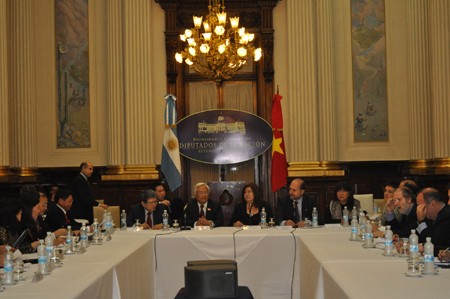 Вице-спикер вьетнамского парламента посетил Аргентину с визитом - ảnh 1