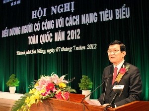 Чыонг Тан Шанг на Всенациональной встрече людей, имевших заслуги перед Родиной - ảnh 1