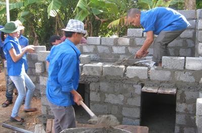 Модели «Молодые добровольцы строят новую деревню» - ảnh 1