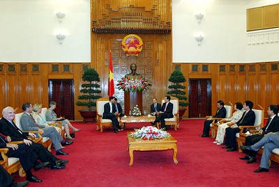 Премьер-министр Нгуен Тан Зунг принял вице-канцлера ФРГ Филиппа Реслера - ảnh 1
