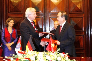 Визит во Вьетнам премьер-министра германской земли Гессен - ảnh 1