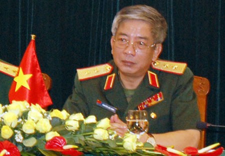Замминистра обороны Нгуен Чи Винь принял делегацию Военной академии США - ảnh 1