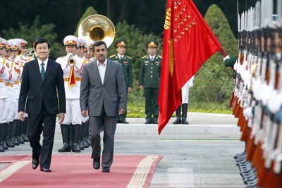 Президент Ирана находится во Вьетнаме с официальным визитом - ảnh 1