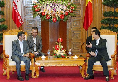 Руководители Вьетнама приняли президента Ирана - ảnh 3