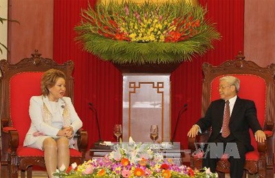 Руководители Вьетнама приняли председателя Совета Федерации ФC РФ - ảnh 1