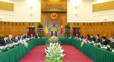 Нгуен Тан Зунг провел переговоры с премьер-министром Украины Николаем Азаровым - ảnh 2