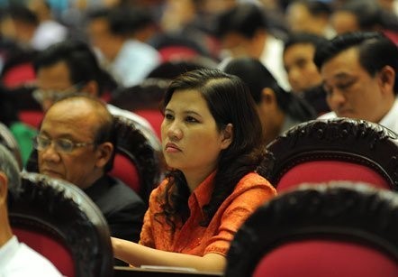 Вьетнамский парламент продолжает обсуждать внесение поправок в Конституцию - ảnh 2