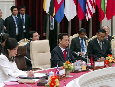 Выступление премьер-министра СРВ Нгуен Тан Зунга на форумах руководителей АСЕАН - ảnh 1